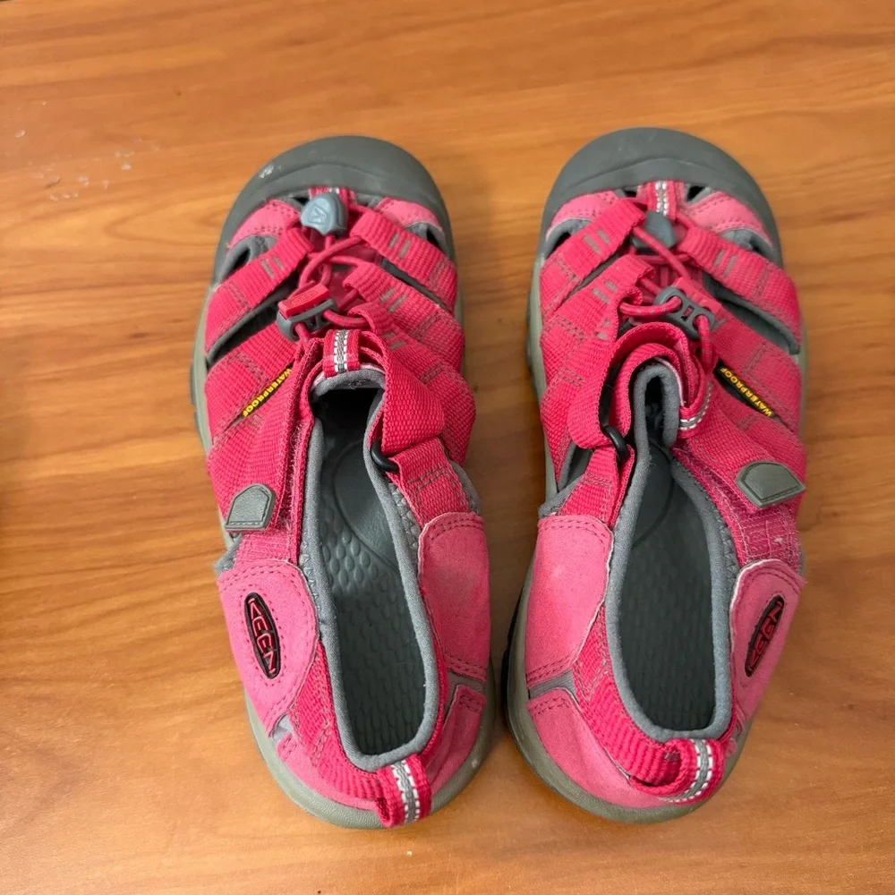 Keen Girl Kids Newport H2 Waterproof Sandal Hiking Shoe Closed Toe Pink Dahlia 4
